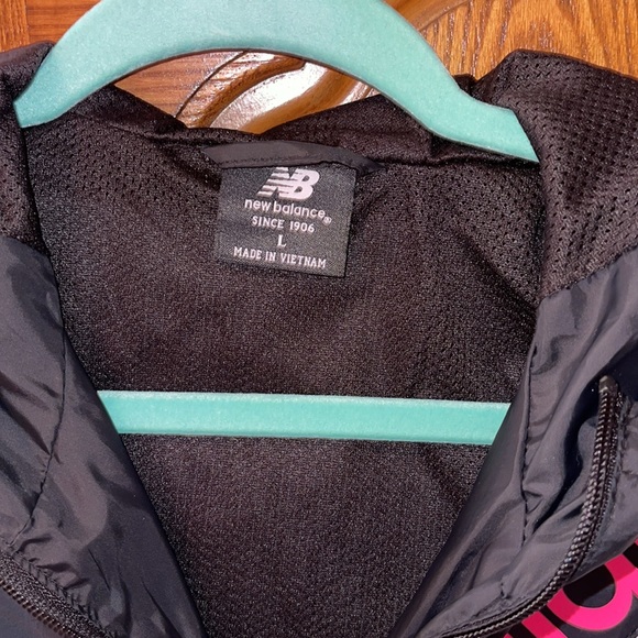 New balance jacket - Picture 5 of 9